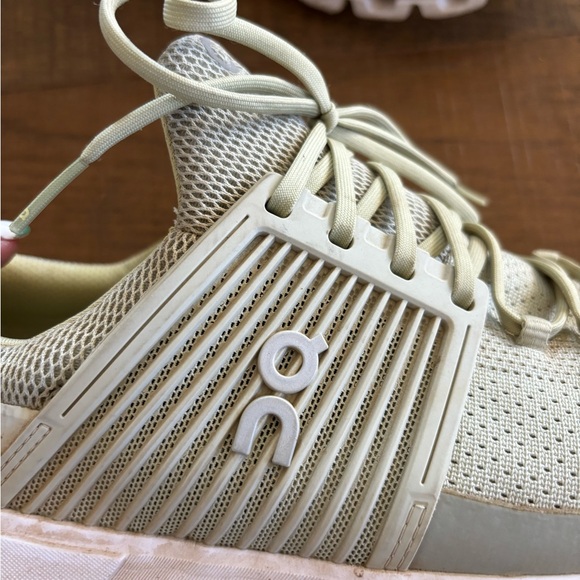 green on cloud tennis shoes - Picture 4 of 10